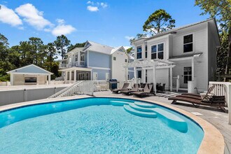 429 Montigo Ave in Santa Rosa Beach, FL - Foto de edificio - Building Photo