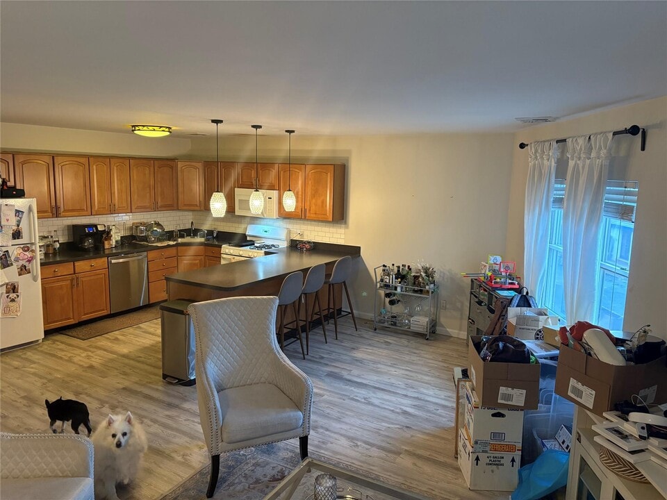 266 New York Ave in Huntington, NY - Building Photo