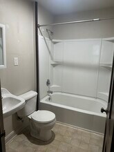 1914 Garfield Ave, Unit 1914 Garfield Ave in Sheboygan, WI - Foto de edificio - Building Photo