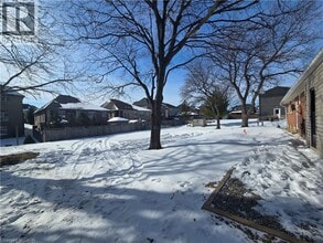 8199 Twenty Rd E in Hamilton, ON - Building Photo - Building Photo