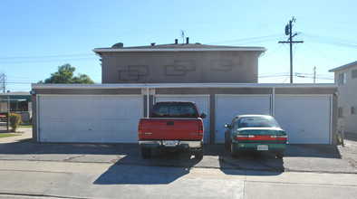 554 E Hurst St in Covina, CA - Building Photo - Building Photo