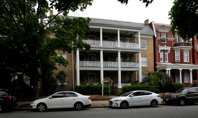 1630 Monument Ave in Richmond, VA - Foto de edificio - Building Photo