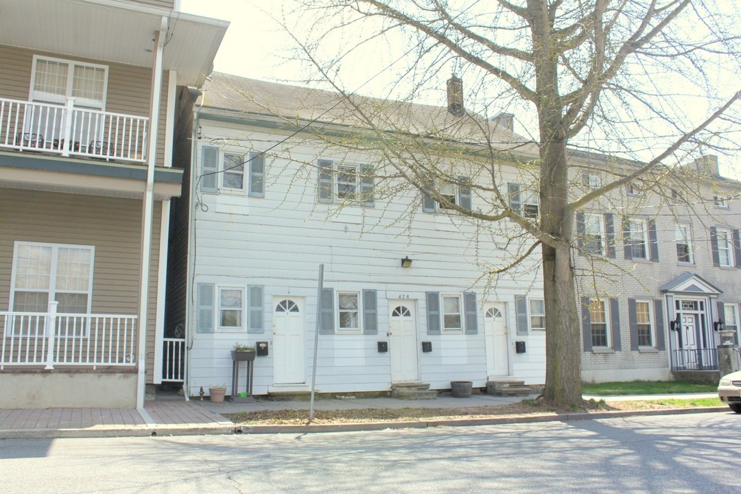 428 Front St in Belvidere, NJ - Building Photo