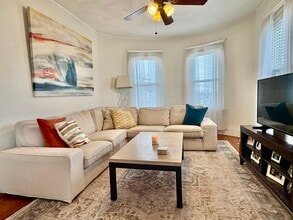 69 Beaumont St, Unit Apt. 3 in Boston, MA - Foto de edificio - Building Photo