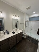 4025 Cedar Heights Dr, Unit 8 in Cedar Falls, IA - Building Photo - Building Photo