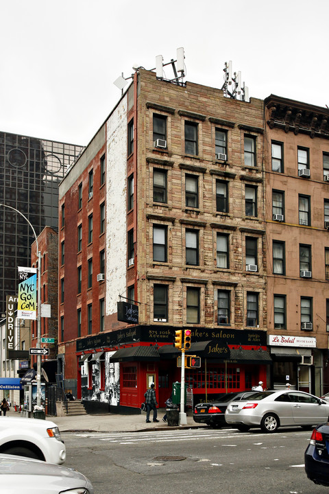 875 Tenth Ave in New York, NY - Foto de edificio