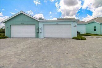 7204 Cayo Coco Ln in Naples, FL - Foto de edificio - Building Photo