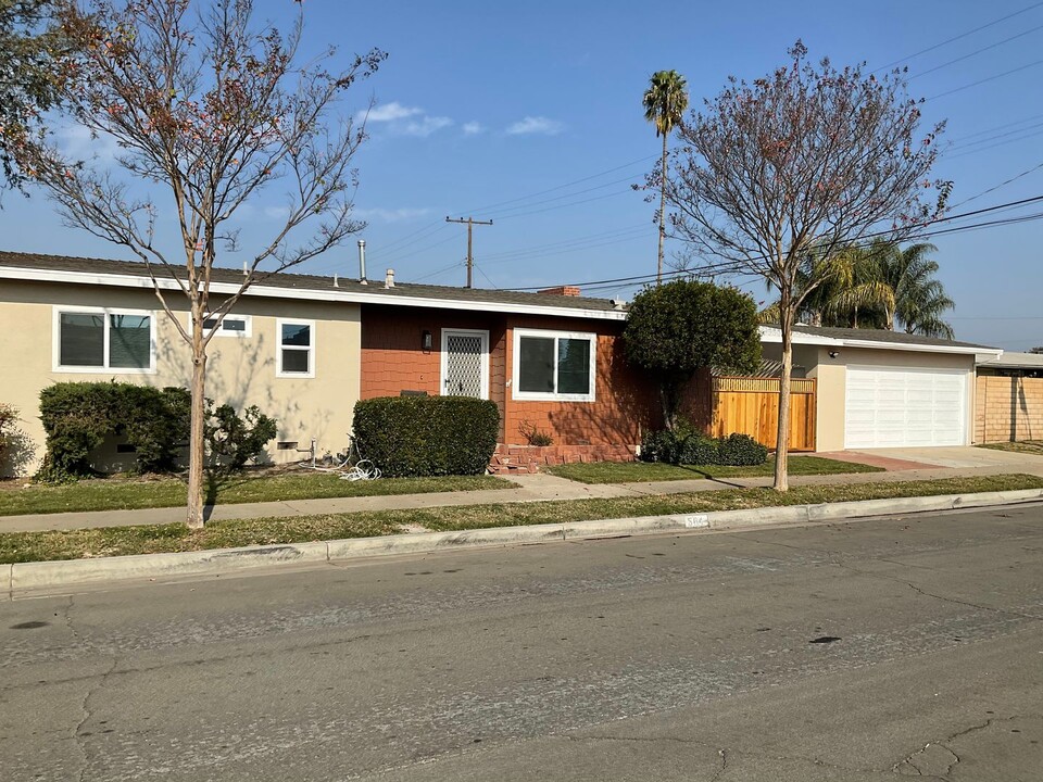 564 S Elder St in Anaheim, CA - Building Photo