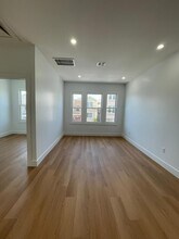 156 Woodlawn Ave, Unit 1 in Jersey City, NJ - Foto de edificio - Building Photo