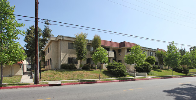 La Villa Puente Apartments in La Puente, CA - Building Photo - Building Photo