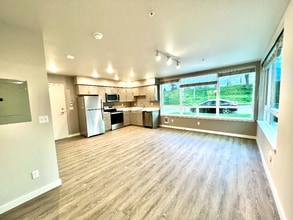 2330 Yakima Ct, Unit A202 in Tacoma, WA - Foto de edificio - Building Photo