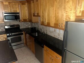 235 Henry Ave in Stratford, CT - Building Photo - Building Photo