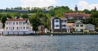 Waterfront Cottages Apartments