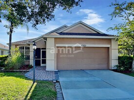 823 Springwood Cir in Bradenton, FL - Building Photo