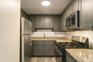 Lakeshore Estates - Newly Remodeled studio in Laconia, NH - Building Photo