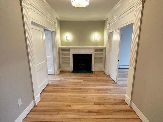 1284 Commonwealth Ave in Boston, MA - Building Photo - Building Photo