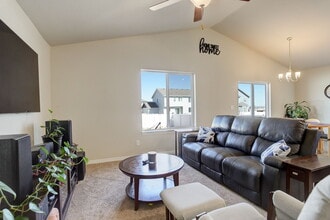4511 Longmead Dr in Windsor, CO - Building Photo - Building Photo