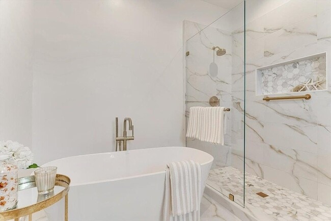 513 Hill St in Capitola, CA - Building Photo - Building Photo