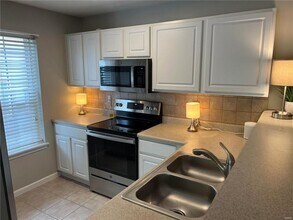 1109 Arbor Creek Dr in St. Louis, MO - Building Photo - Building Photo