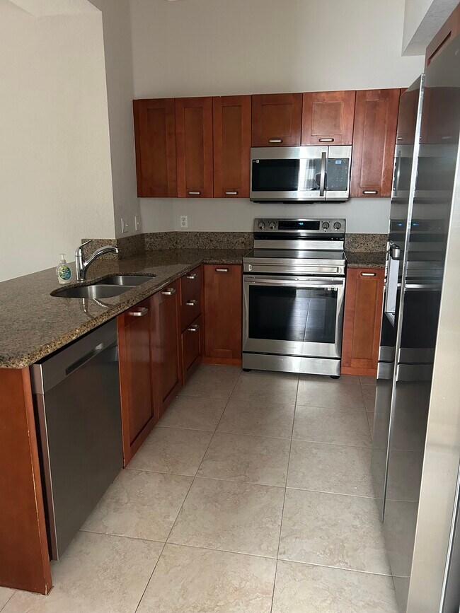 47 SE Sedona Cir, Unit 101 in Stuart, FL - Foto de edificio - Building Photo