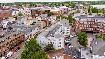 33 Deer St in Portsmouth, NH - Building Photo