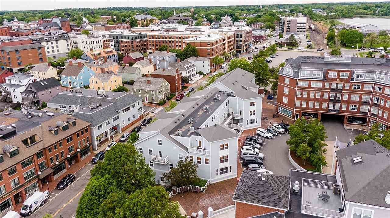 33 Deer St, Unit 507 in Portsmouth, NH - Building Photo
