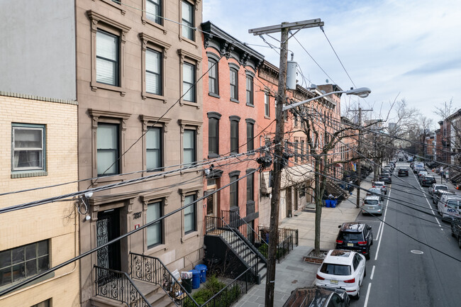 735 Garden St in Hoboken, NJ - Building Photo - Building Photo