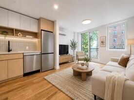 205 Cabrini Blvd, Unit 3D in New York, NY - Building Photo