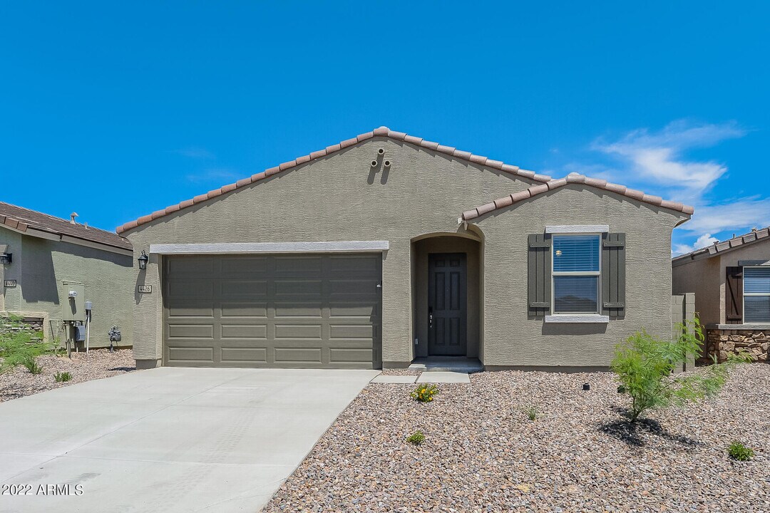 4426 Greenleaf Dr in San Tan Valley, AZ - Foto de edificio