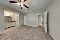 16919 Cairnloch St photo'