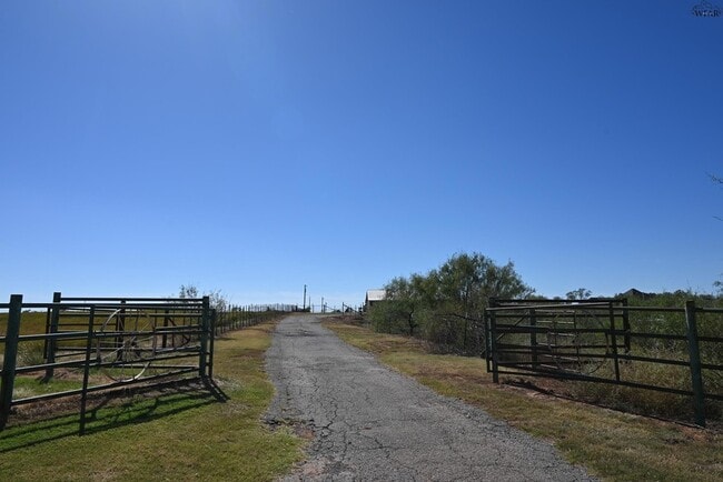 2460 Wranglers Retreat in Wichita Falls, TX - Building Photo - Building Photo