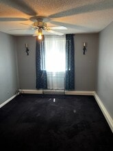 8121 Valle Dr in Niagara Falls, NY - Building Photo - Building Photo