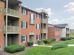 Meadows East in Manheim, PA - Foto de edificio - Building Photo