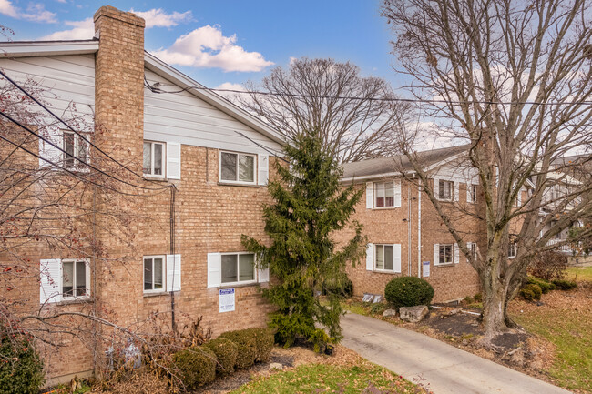 2606-2614 Montana Ave in Cincinnati, OH - Building Photo - Building Photo