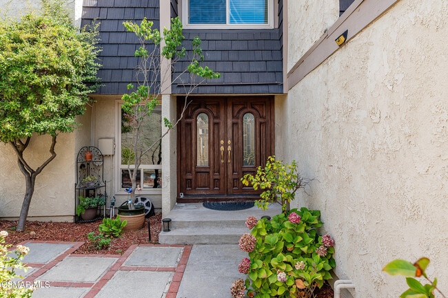 property at 2958 Dogwood Cir