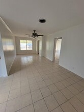713 Lindenwood Dr in Laredo, TX - Building Photo - Building Photo
