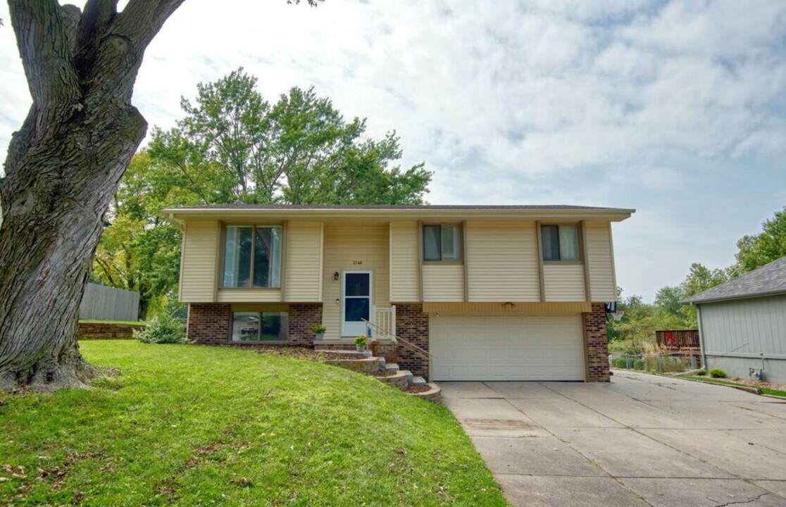 2146 N 141st Ave in Omaha, NE - Building Photo