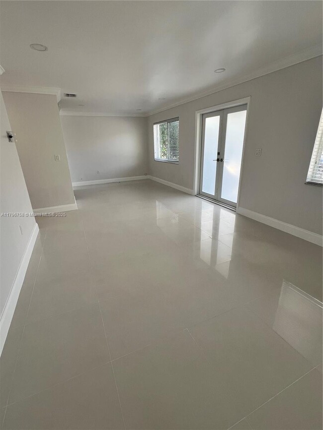 3040 SW 16th Ter in Miami, FL - Building Photo - Building Photo