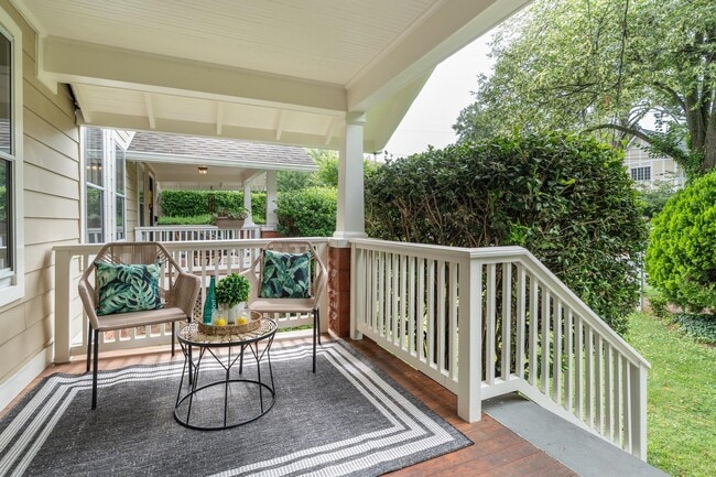 3819 1/2 Woodley Rd NW in Washington, DC - Building Photo - Building Photo