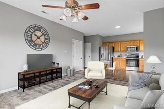 489 Shade Tree Ln in Farmington, MO - Foto de edificio - Building Photo