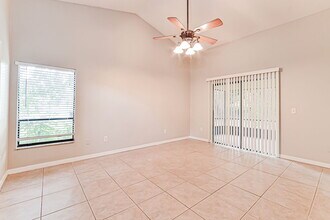 3130 Erskine Dr in Oviedo, FL - Foto de edificio - Building Photo