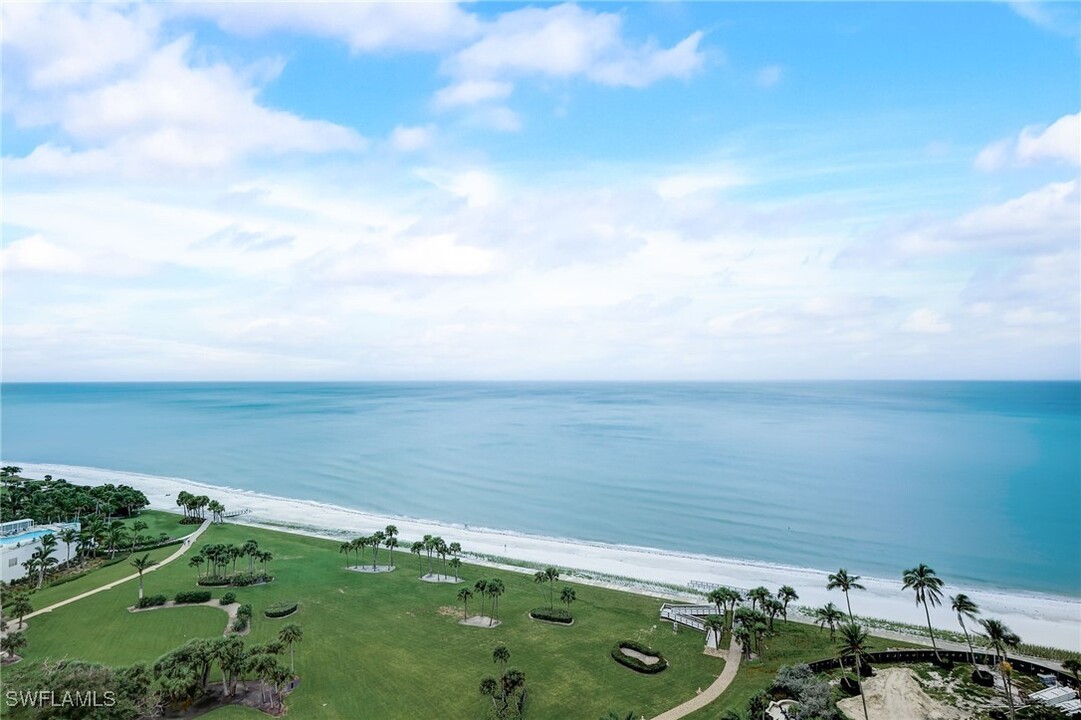 4251 Gulf Shore Blvd N in Naples, FL - Building Photo