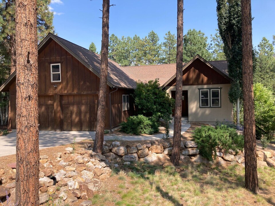 106 Clear Creek Loop in Durango, CO - Building Photo