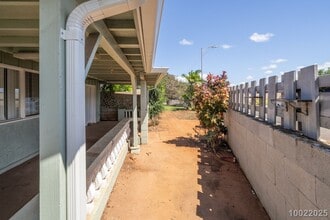 1028 Hooli Pl in Pearl City, HI - Building Photo - Building Photo