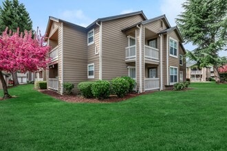 Orchard Park Apartments in Salem, OR - Building Photo - Building Photo