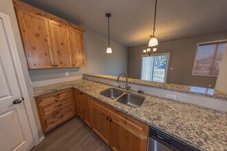 13706 NE 64th Cir in Vancouver, WA - Building Photo - Building Photo