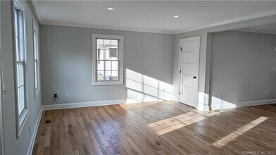 35 Graves Ave in Guilford, CT - Building Photo - Building Photo