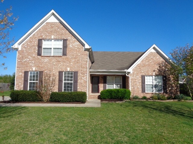 1725 Kinsale Ave in Murfreesboro, TN - Foto de edificio