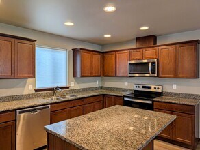 416 S Kansas Loop in East Wenatchee, WA - Building Photo - Building Photo