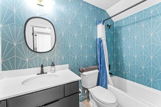 513 Pecan Grove Rd in Austin, TX - Foto de edificio - Building Photo